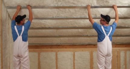 Утепление мансардной крыши: подробный инструктаж по устройству теплоизоляции в мансарде малоэтажного дома Утепление мансардной крыши: подробный инструктаж по устройству теплоизоляции в мансарде малоэтажного дома