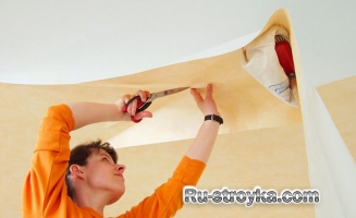 Как оклеить потолок обоями. Как оклеить потолок обоями.