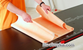 Как оклеить потолок обоями. Как оклеить потолок обоями.