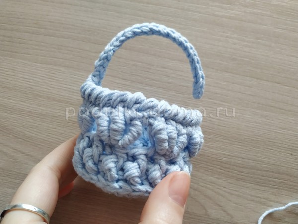 Как связать корзиночку для пасхального яйца Как связать корзиночку для пасхального яйца