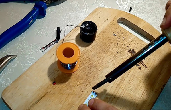 Как правильно паять светодиодную ленту: инструкция, правила, ошибки Как правильно паять светодиодную ленту: инструкция, правила, ошибки