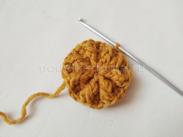 Берет, вязаный крючком