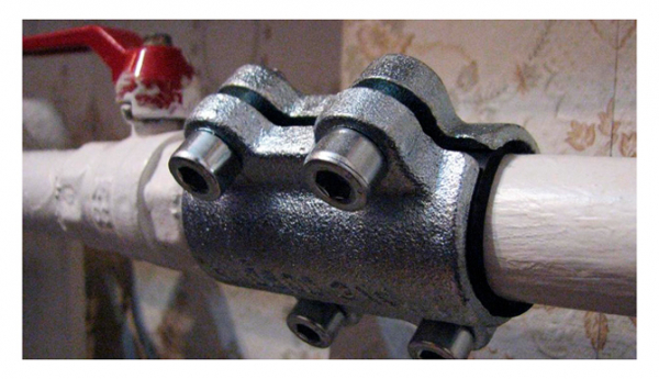 Чем удобен сантехнический хомут с резиновым уплотнителем – секреты выбора Чем удобен сантехнический хомут с резиновым уплотнителем – секреты выбора