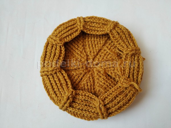 Берет, вязаный крючком