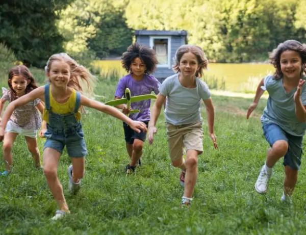 Курс на эндорфин: «догонялки» и «казаки-разбойники» признали самым полезным занятием для здоровья детей Курс на эндорфин: «догонялки» и «казаки-разбойники» признали самым полезным занятием для здоровья детей