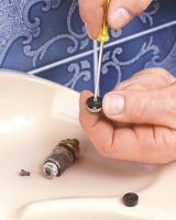 Кран: замена резиновой прокладки. Кран: замена резиновой прокладки.