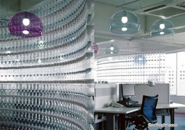 Строительство из пластиковых бутылок.