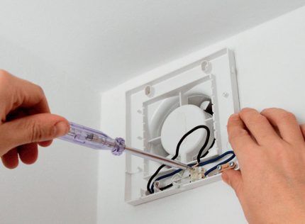 Как выбрать и установить вентилятор в ванную + как подключить вентилятор к выключателю Как выбрать и установить вентилятор в ванную + как подключить вентилятор к выключателю