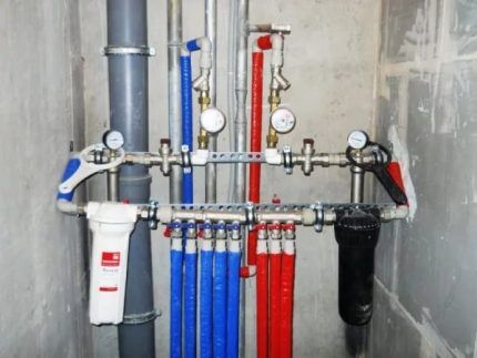 Как закрыть трубы в туалете: как лучше спрятать и скрыть трубопровод