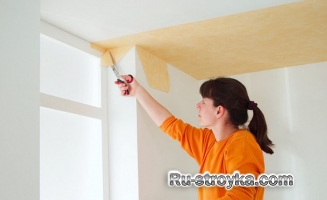Как оклеить потолок обоями. Как оклеить потолок обоями.
