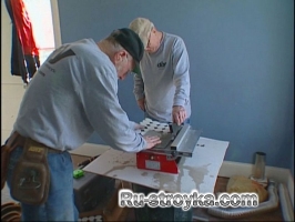 Укладываем мозаичную плитку в ванной комнате Укладываем мозаичную плитку в ванной комнате