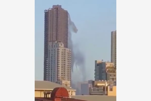 Пролившийся с&nbsp;крыши небоскреба бассейн попал на&nbsp;видео