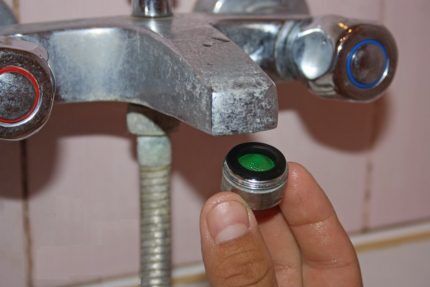 Аэраторы для смесителя: виды, принцип действия, как выбрать и установить