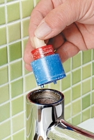 Замена картриджа в смесителе Замена картриджа в смесителе