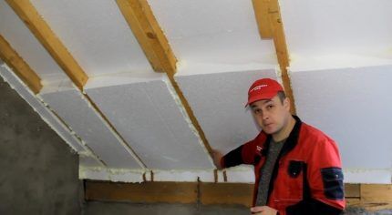 Утепление мансардной крыши: подробный инструктаж по устройству теплоизоляции в мансарде малоэтажного дома Утепление мансардной крыши: подробный инструктаж по устройству теплоизоляции в мансарде малоэтажного дома