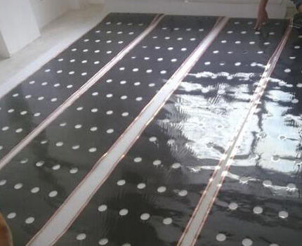 Инфракрасный карбоновый теплый пол: принцип действия и правила укладки