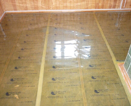 Инфракрасный карбоновый теплый пол: принцип действия и правила укладки