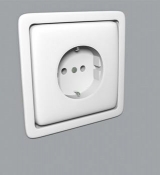 Устанавливаем розетки