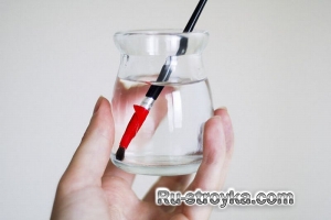 Защита ручки кисти от краски. Защита ручки кисти от краски.