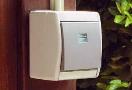 Накладные розетки и выключатели: правила безопасного монтажа и подключения Накладные розетки и выключатели: правила безопасного монтажа и подключения