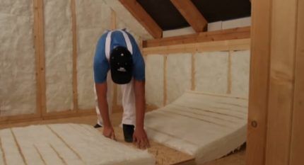 Утепление мансардной крыши: подробный инструктаж по устройству теплоизоляции в мансарде малоэтажного дома Утепление мансардной крыши: подробный инструктаж по устройству теплоизоляции в мансарде малоэтажного дома